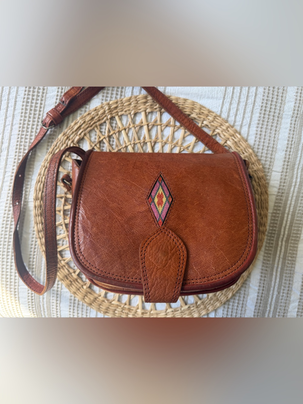 Beautiful Artisan-Crafted Bohemian Vintage Crossbody Bag 🪶